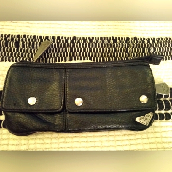 Roxy Handbags - Vintage Roxy Wallet